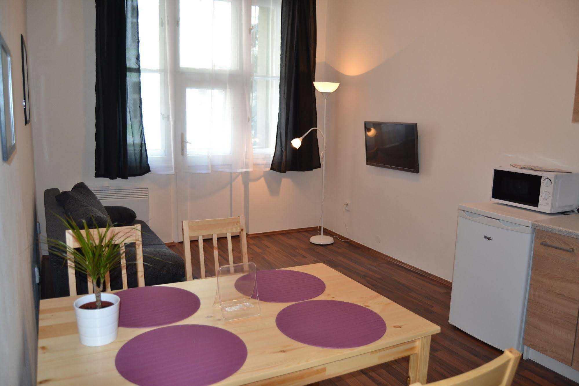 Jezerka Apartments Prague Exterior photo